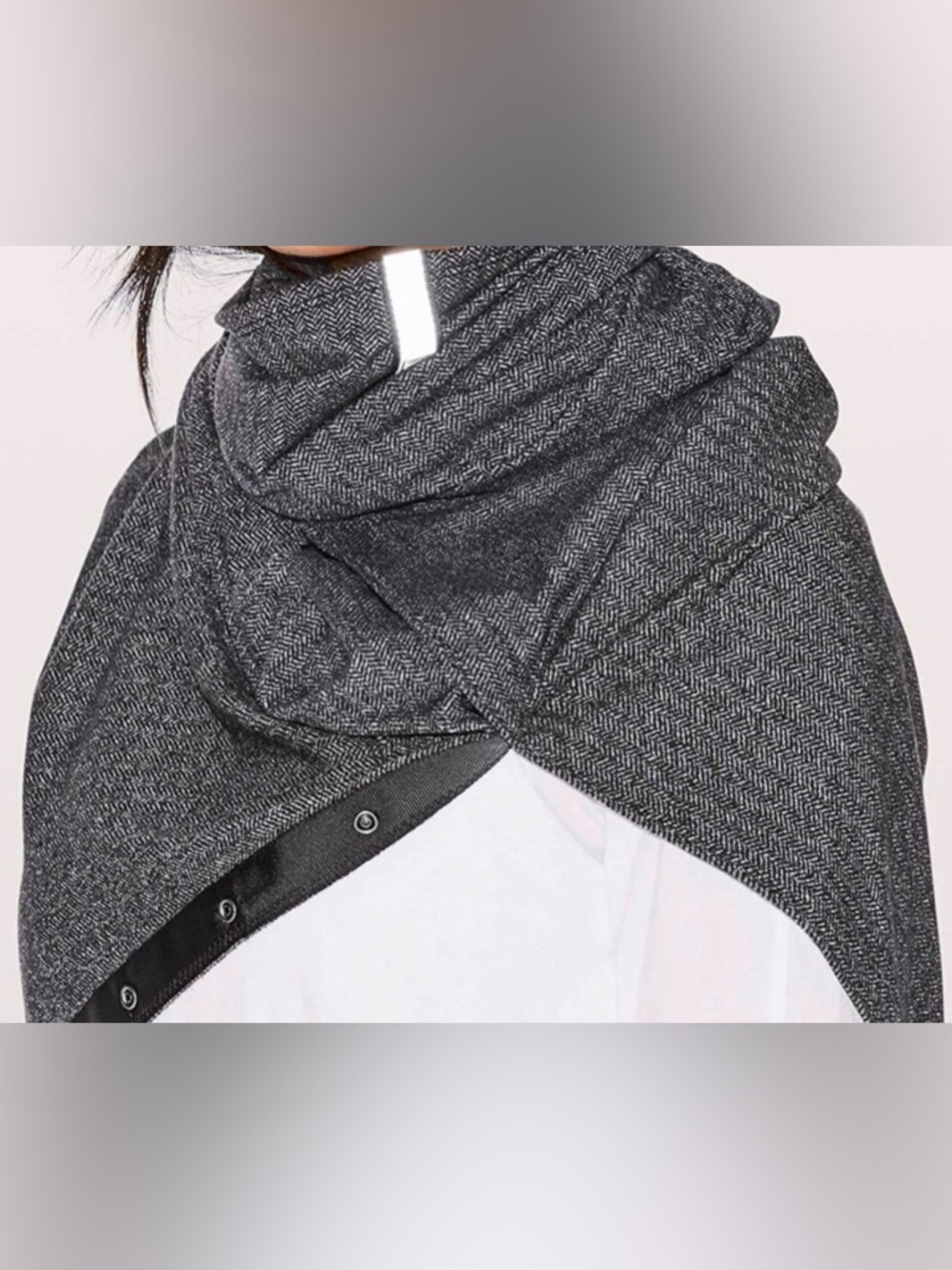 Lululemon Vinyasa Wrap Scarf Button Snap in Gray